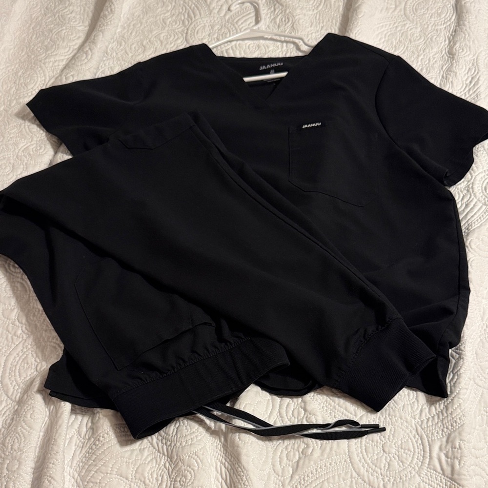 Jaanuu Classic Black Medical Scrubs